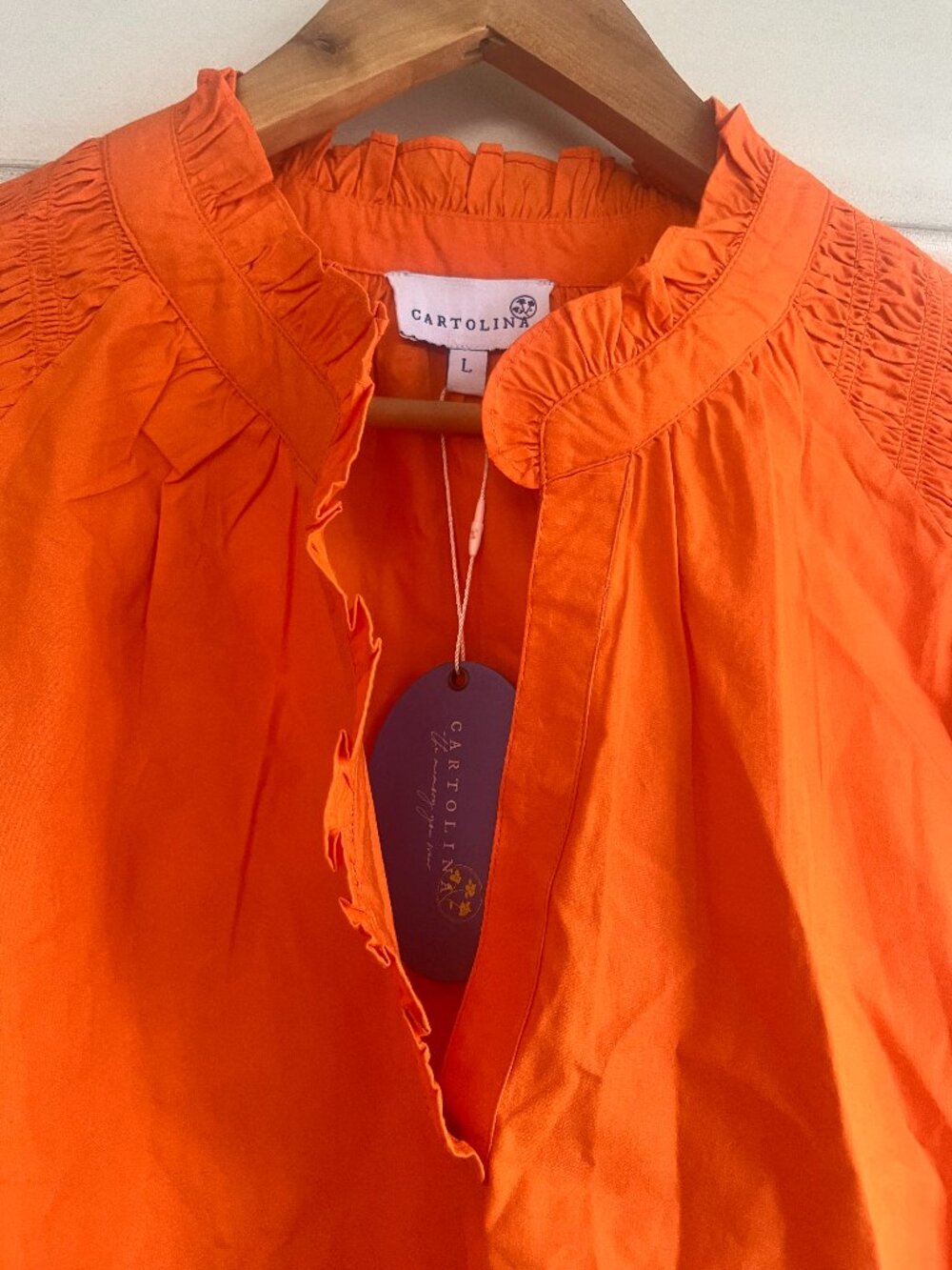 NWT Cartolina Poppy Orange Flutter Sleeve Ruffle Neckline V-neck Size L Top - Picture 6 of 8